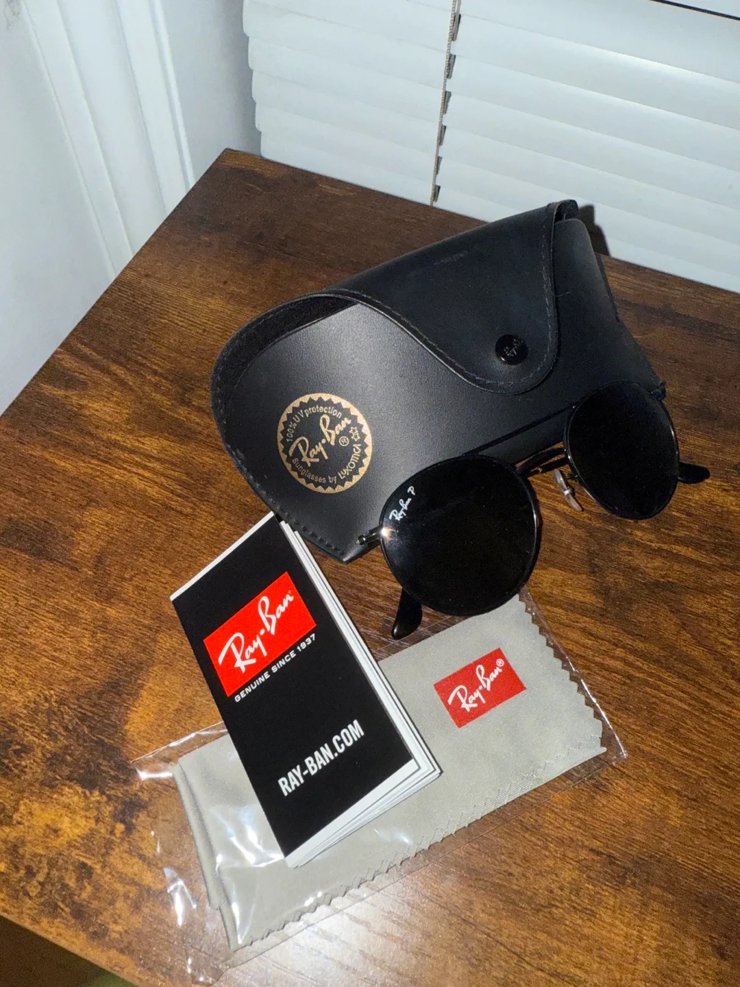 New Ray-Ban Round Metal women’s Sunglasses - Black image indicator(4)