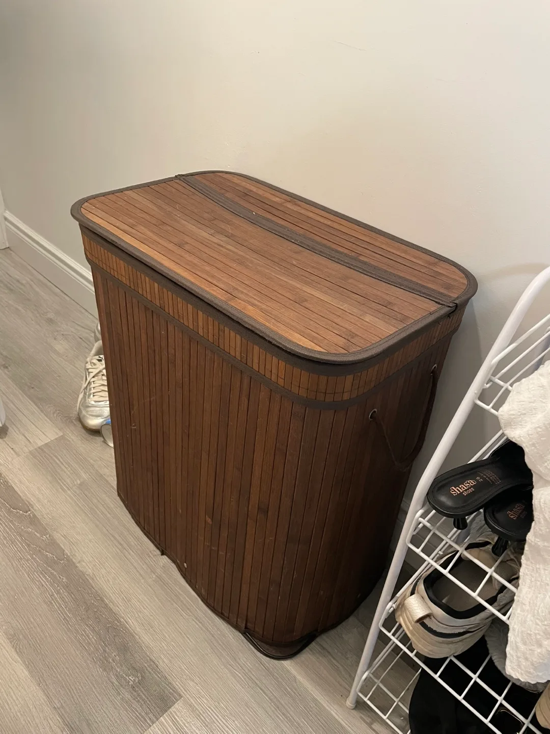 Brown Bamboo Laundry Hamper with Lid thumbnail