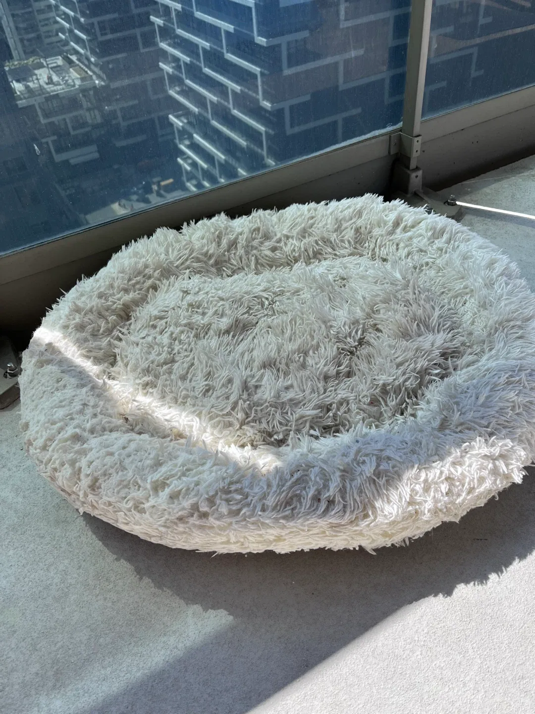 Fluffy White Pet Bed image indicator(2)