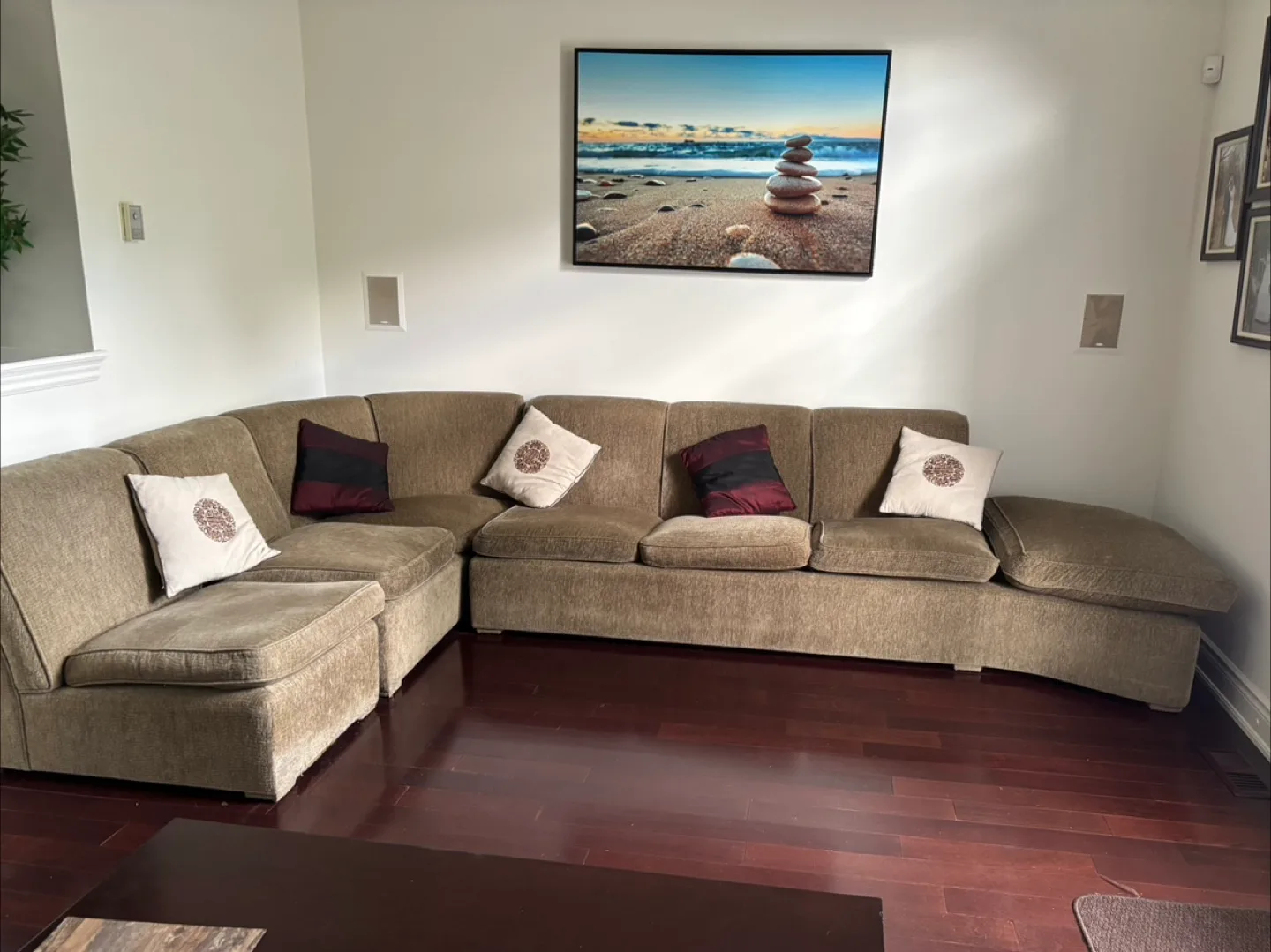 Comfortable Sectional Sofa - Great Condition! image indicator(2)