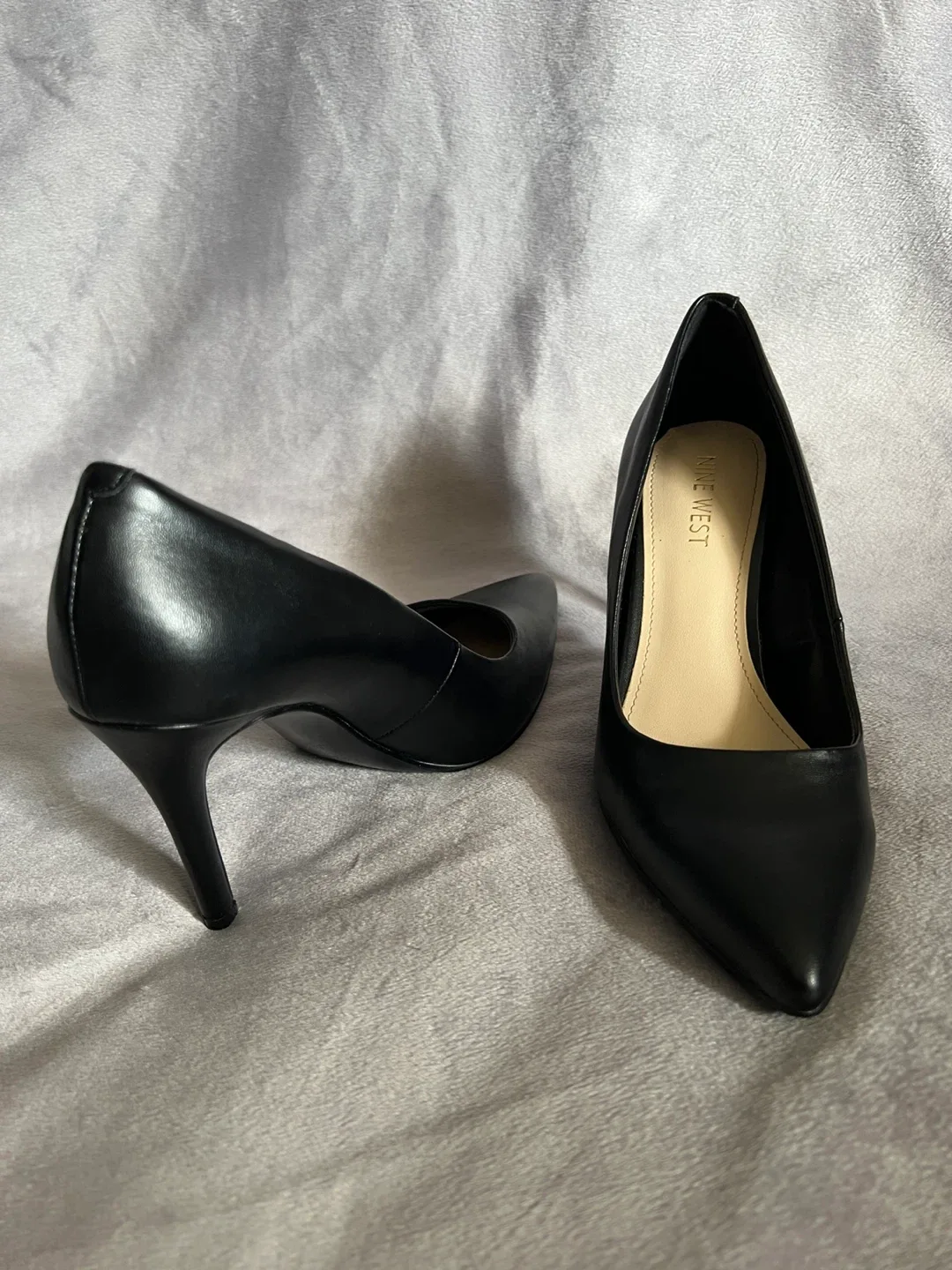 Nine West Black Pointed Heels Size 6.5 image indicator(5)