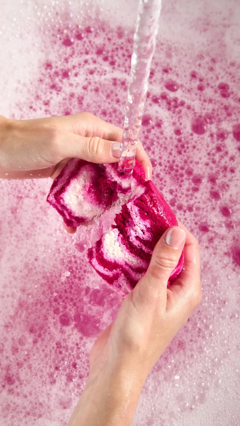 FREE: Lush The Comforter Bubble Bar image indicator(3)