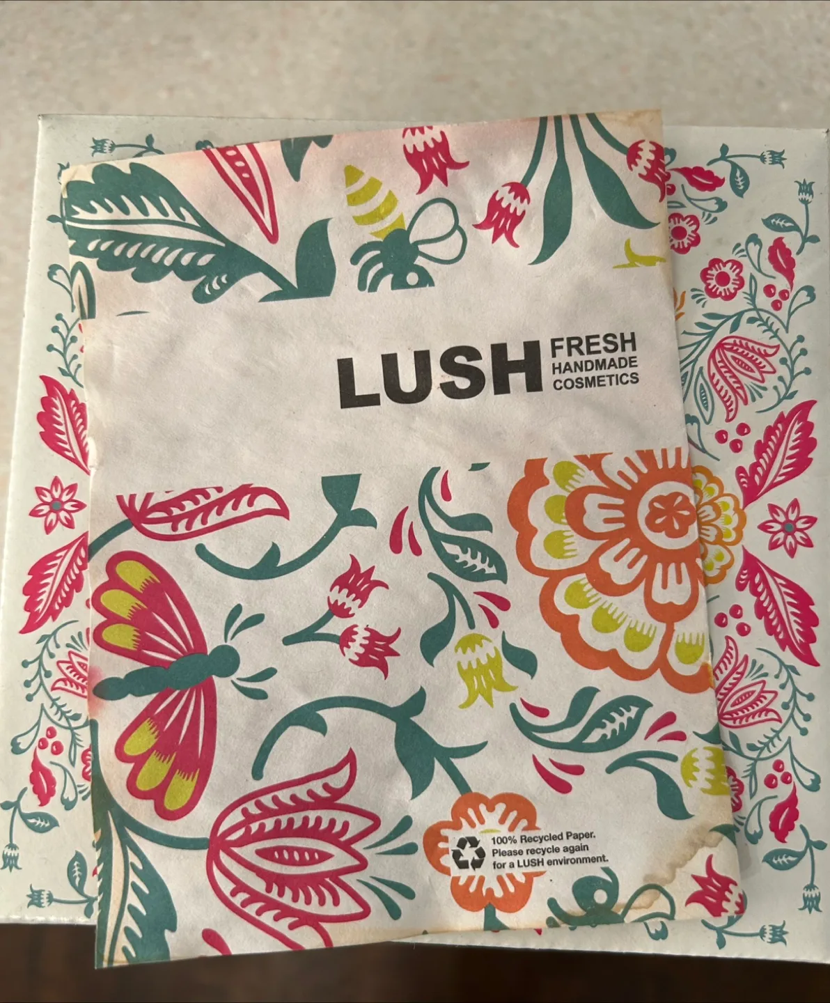 FREE: Lush The Comforter Bubble Bar image indicator(7)