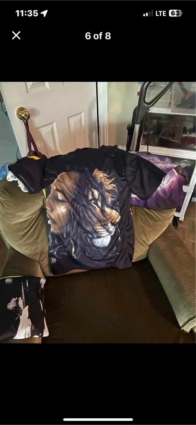 Bob Marley & Wolf Graphic T-Shirt image indicator(3)