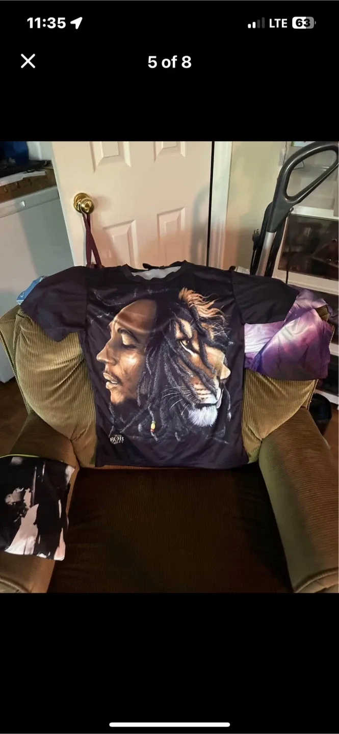 Bob Marley & Wolf Graphic T-Shirt image indicator(4)