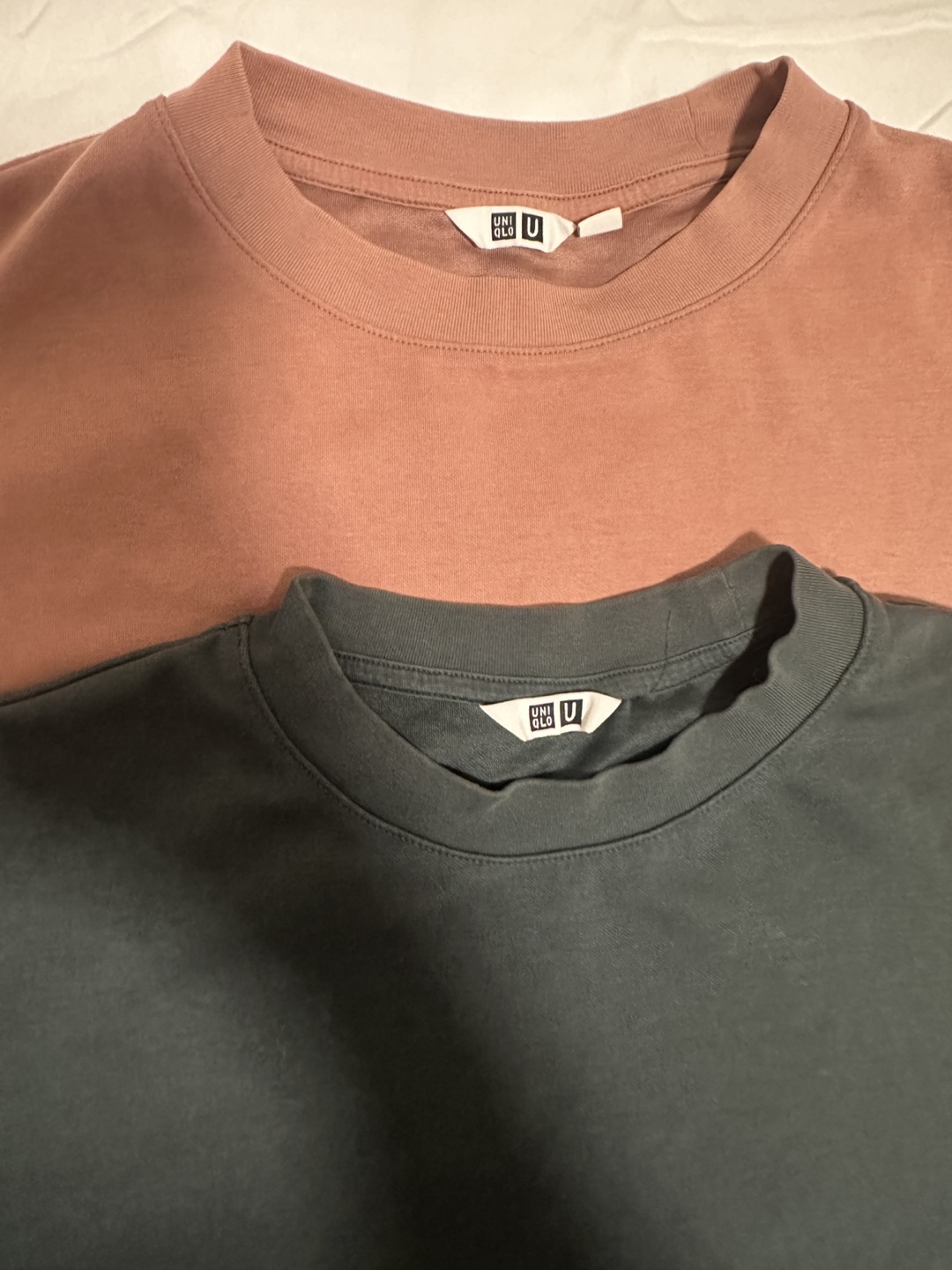 Uniqlo S T-Shirts (2) - faded orange & Green