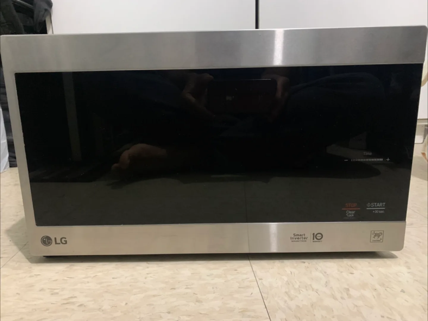 LG Smart Inverter Microwave - Great Condition! thumbnail