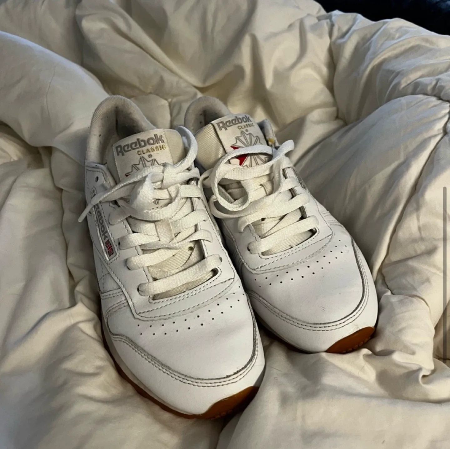 Reebok Classic White Sneakers image indicator(3)