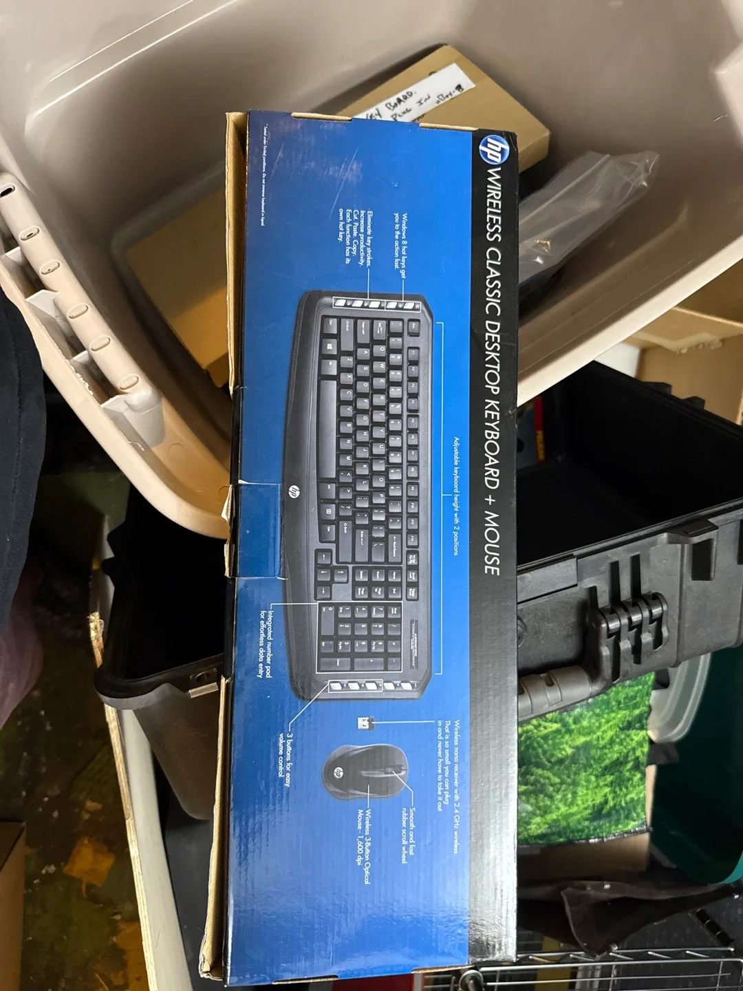 HP Wireless Classic Desktop Keyboard + Mouse thumbnail