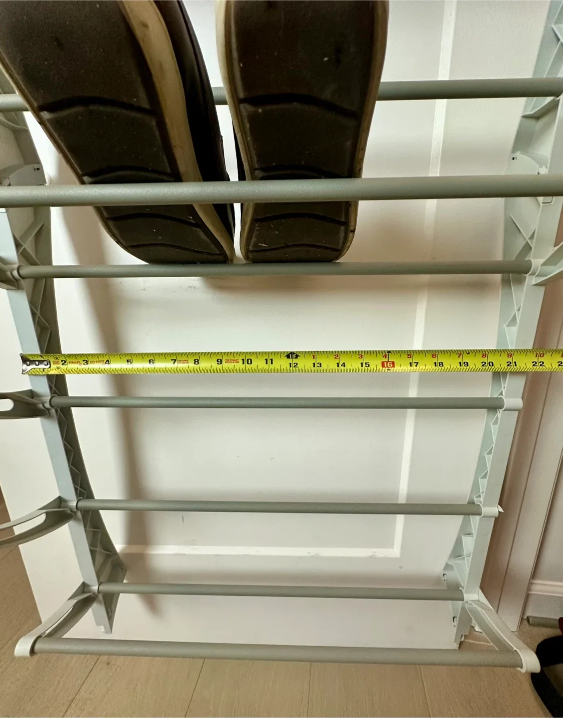 Over-the-Door Shoe Rack Organizer Read description! image indicator(5)