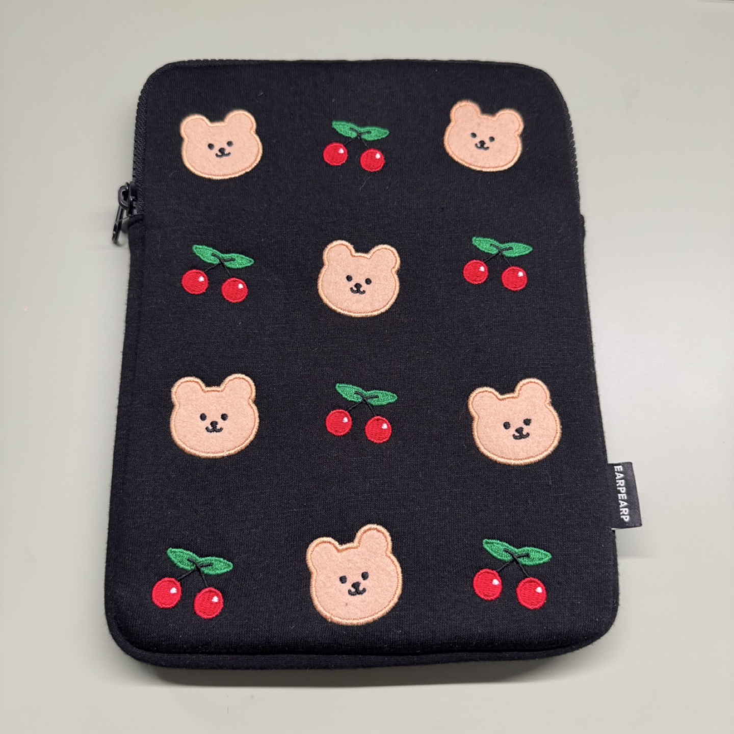 EARPEARP iPad Case 11inch - Black with Bear & Cherry Design