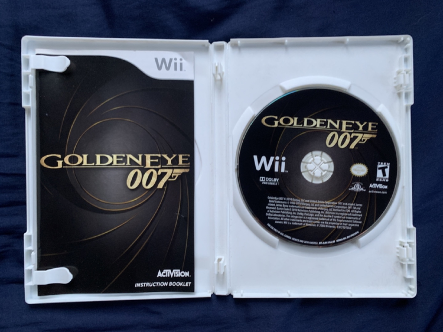 Goldeneye 007 - (Nintendo Wii,) Complete with Manual - photo 3