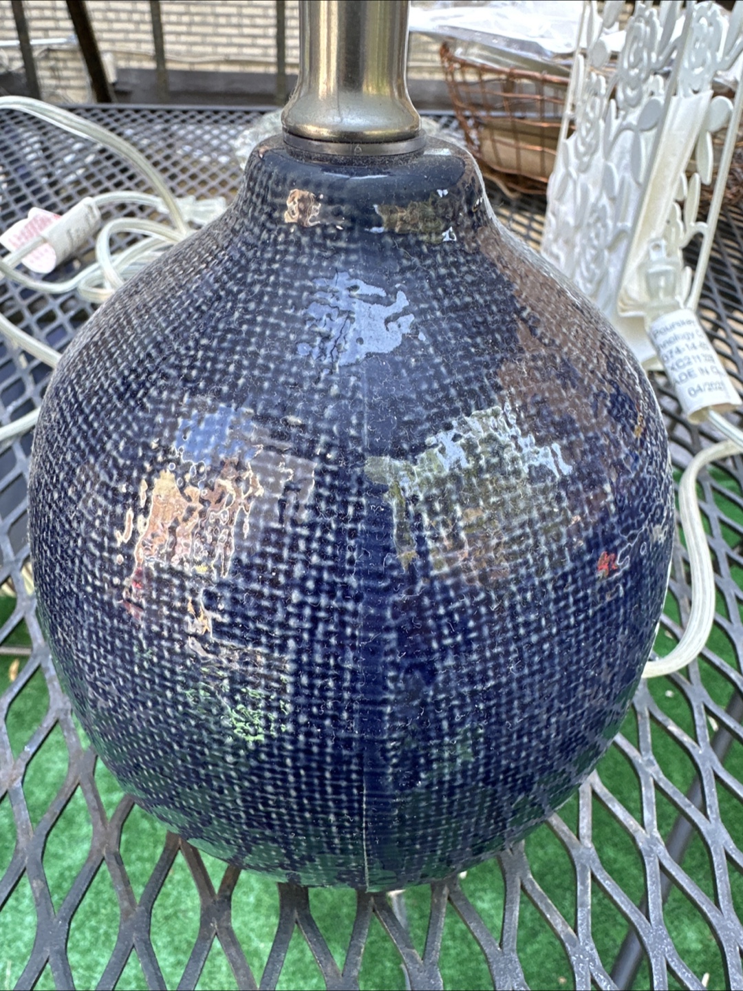 Pair of Navy Blue Textured Ceramic Lamps - photo 3