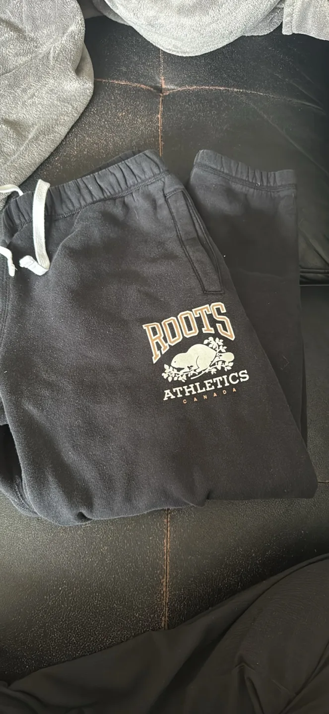 Roots sweatpants size large image indicator(4)