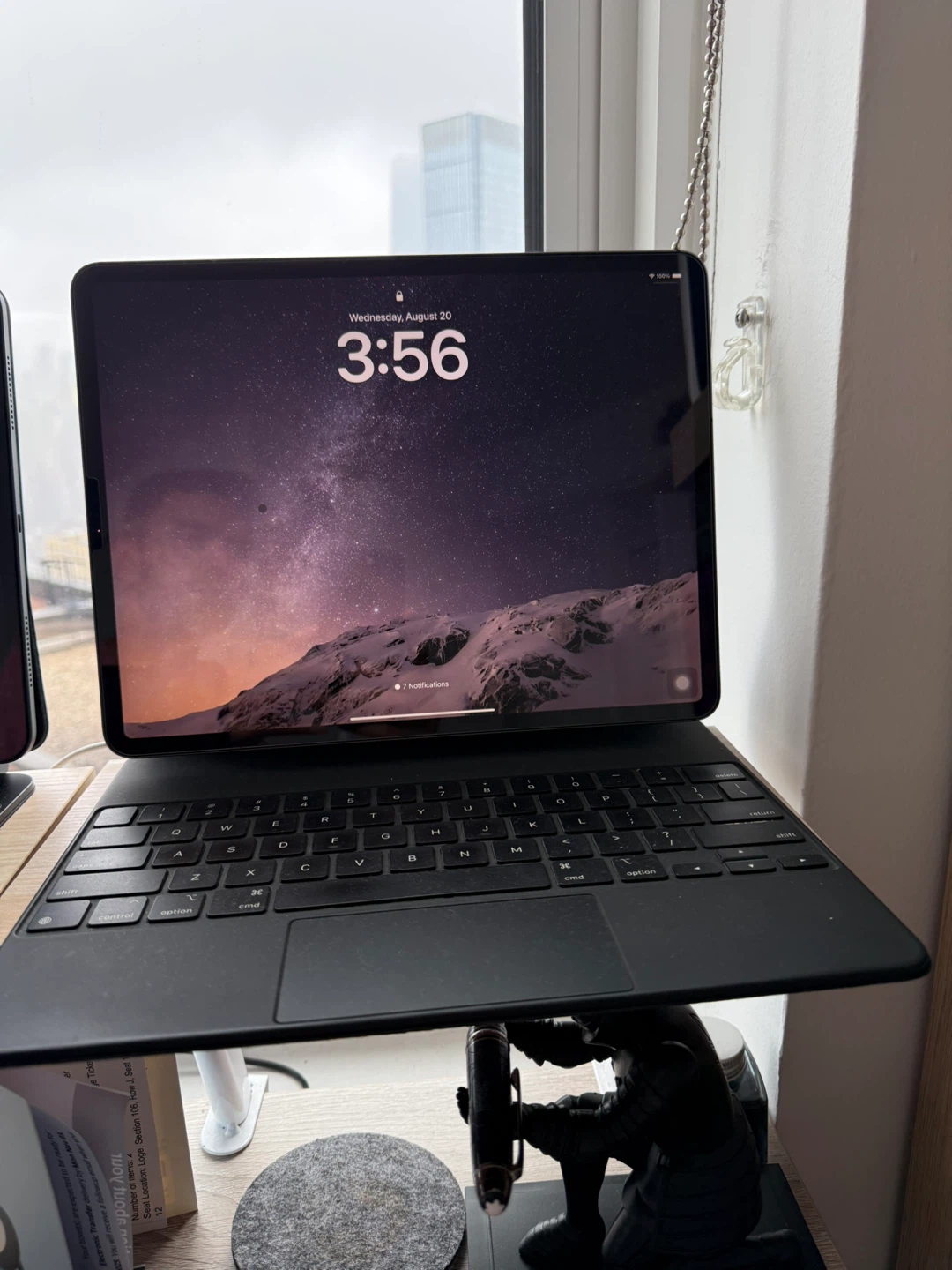 iPad Pro 12.9 cellular with Magic Keyboard - photo 2