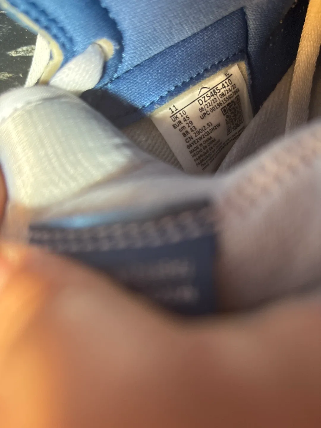 Nike Air Jordan 1 High Hyper Royal Size 11 image indicator(3)