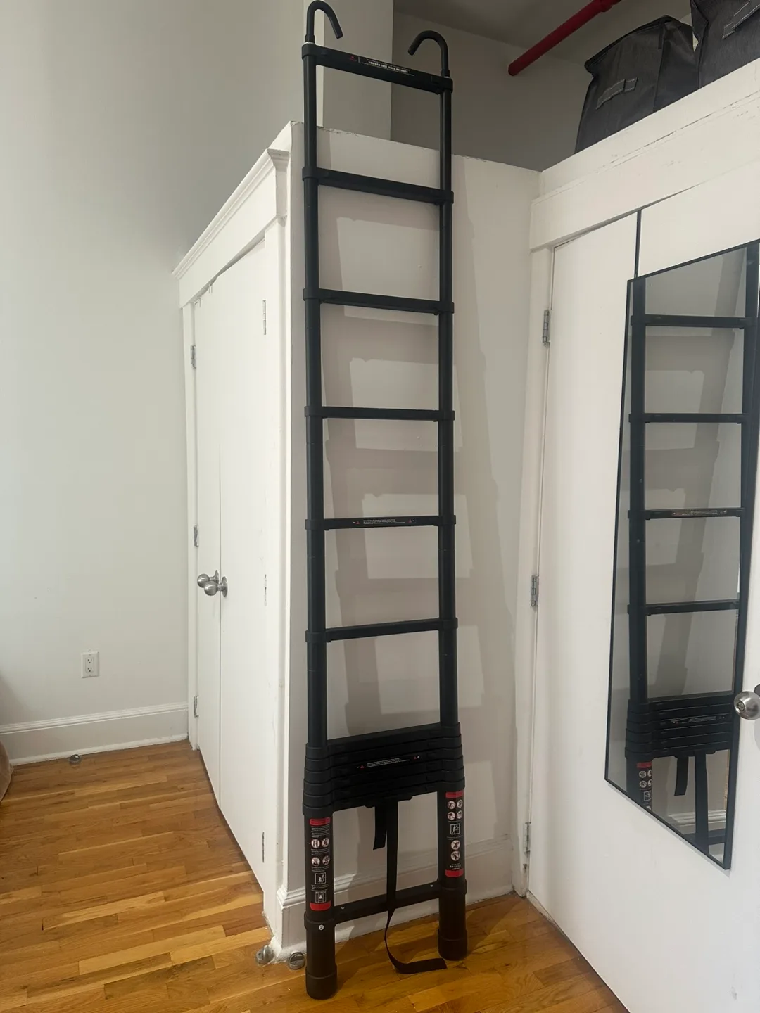 Telescopic Extension Ladder 12.5 FT image indicator(2)