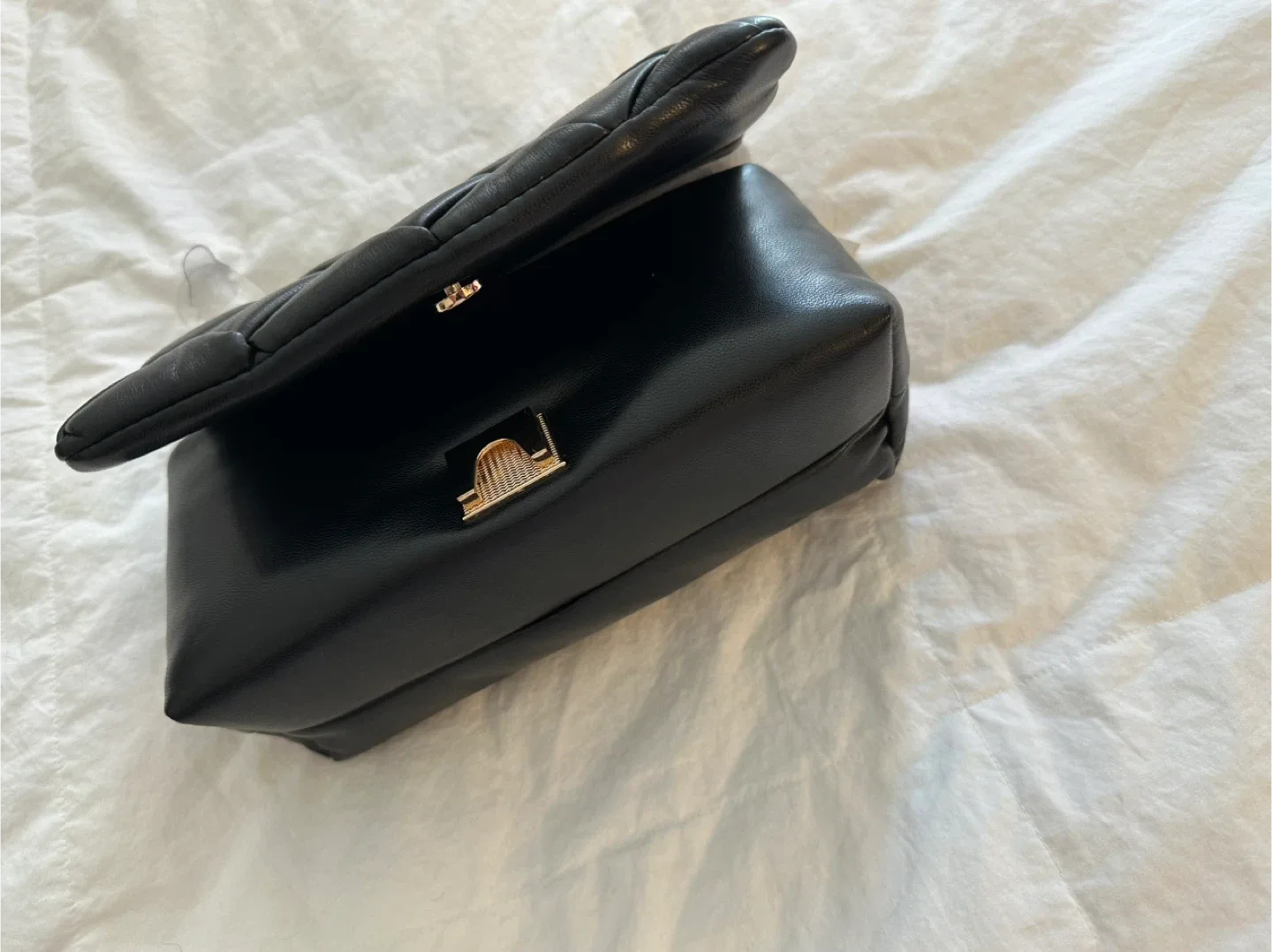 New Black Woven Crossbody Bag w/ Detachable Strap image indicator(5)