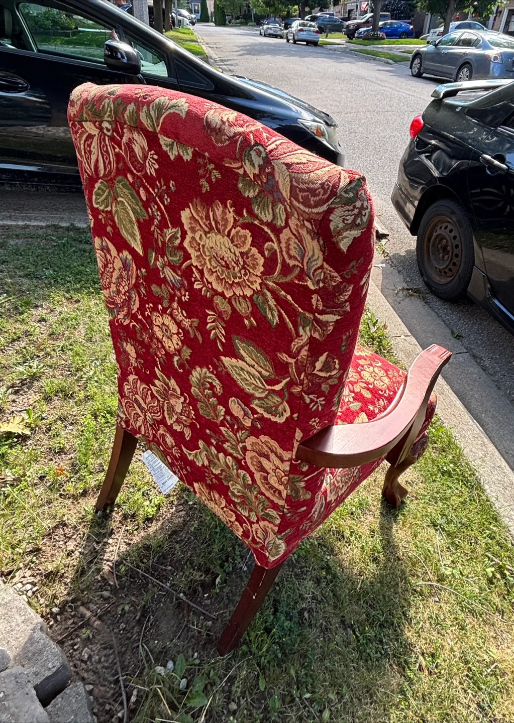Carved wood chair with Floral fabric (Best Chairs Inc.) image indicator(2)