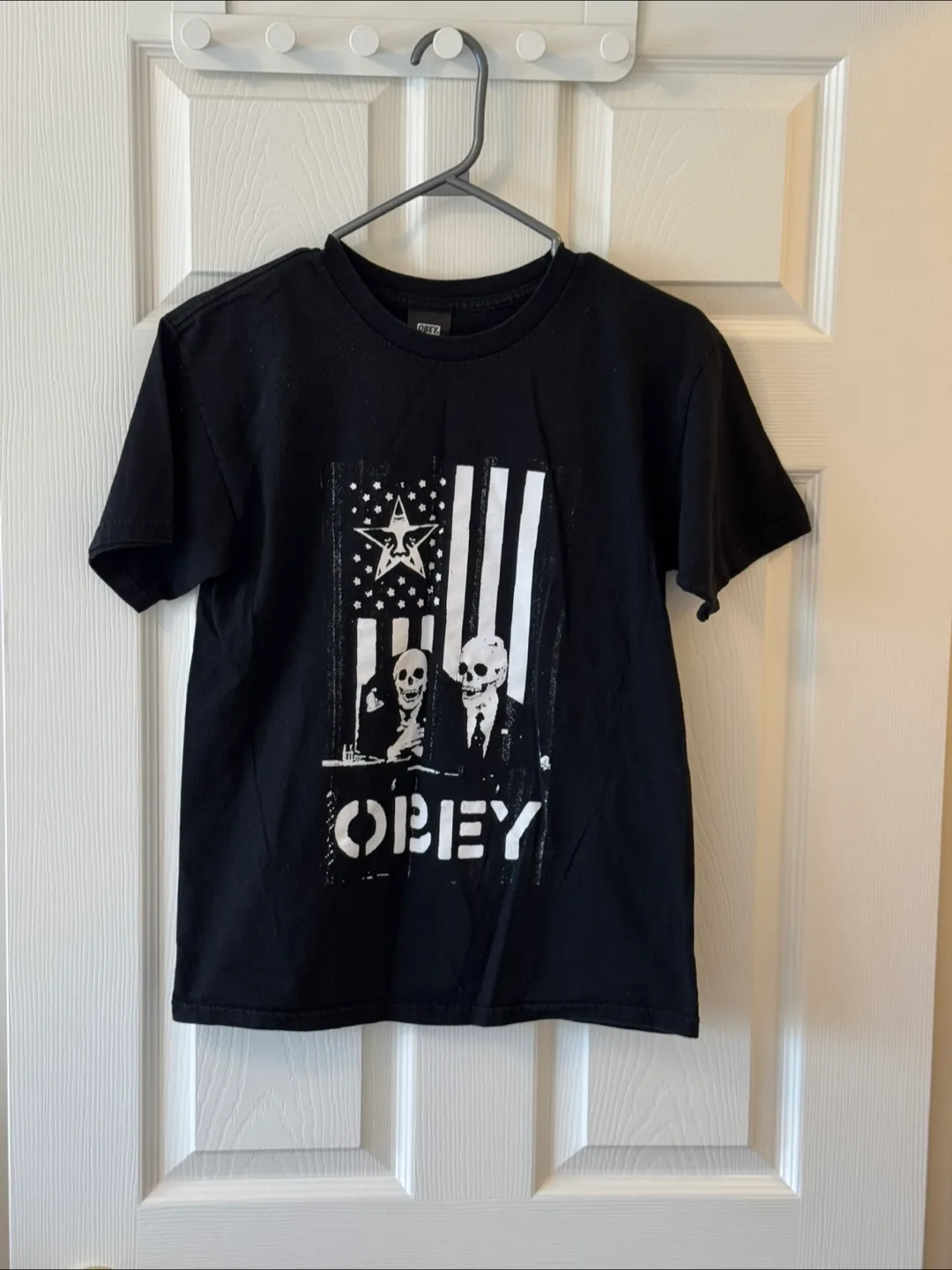 Obey Black Graphic T-Shirt - Size Small thumbnail