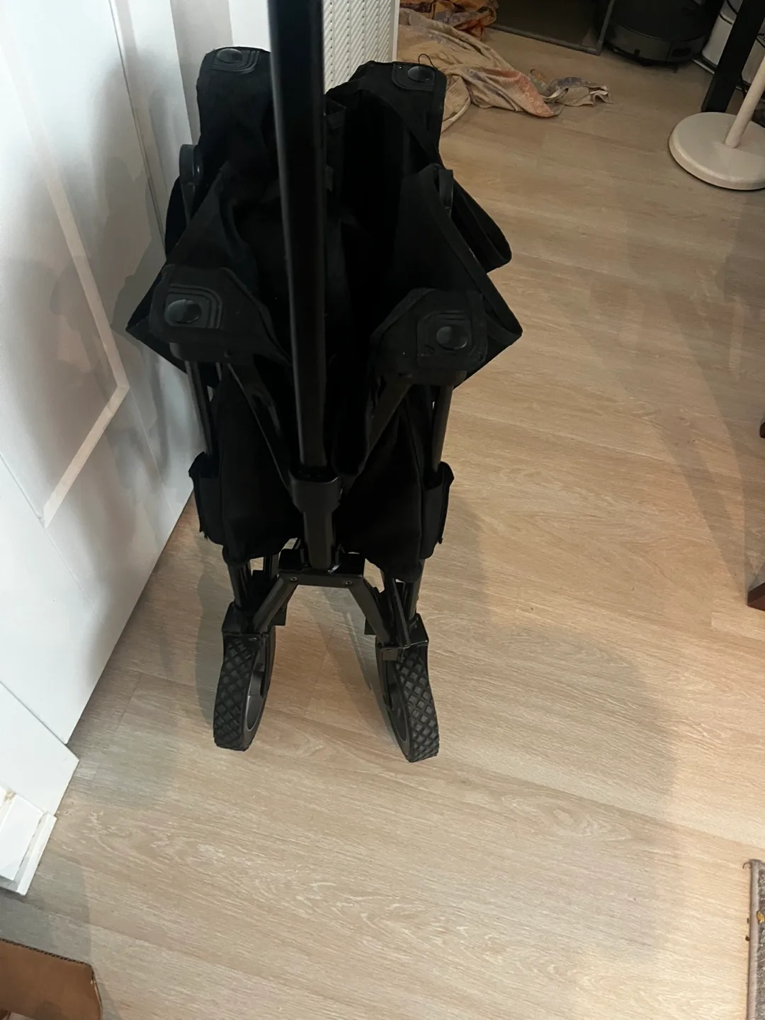 Woods Folding Wagon - Black image indicator(8)