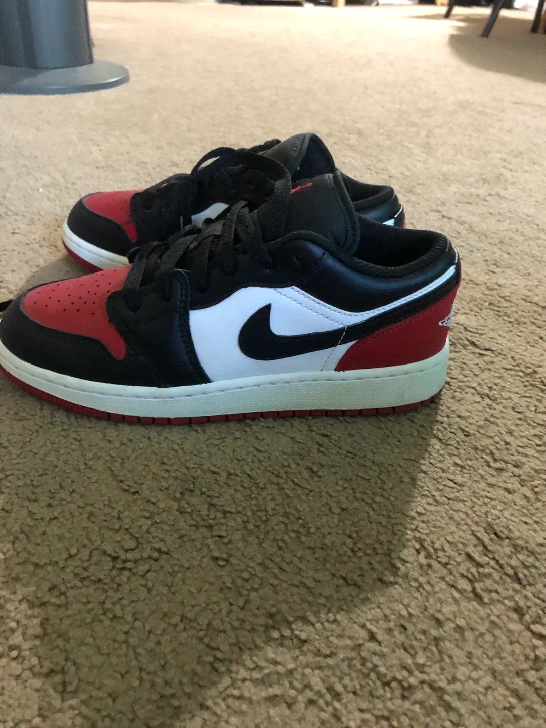 Nike Air Jordan 1 Low - Black/Red/White