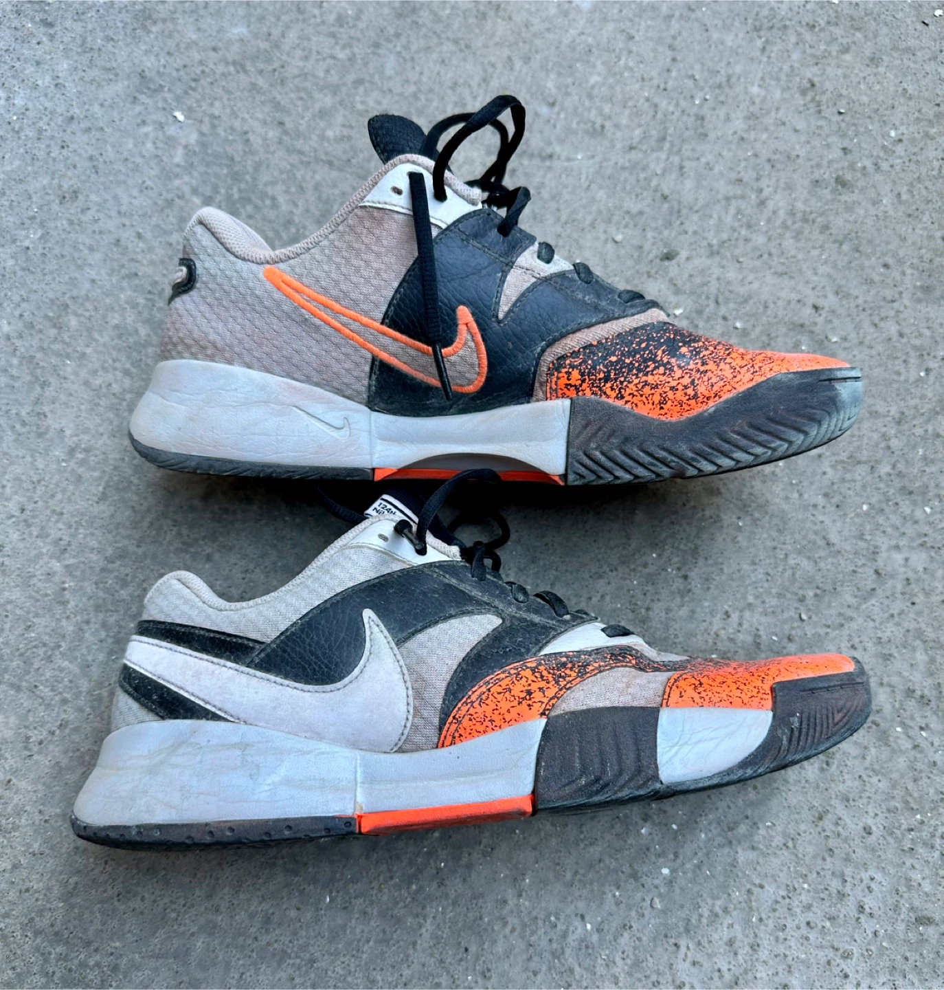 10.5 Men’s Nike Tennis Shoes / Clay soiled, Need cleaning - photo 5