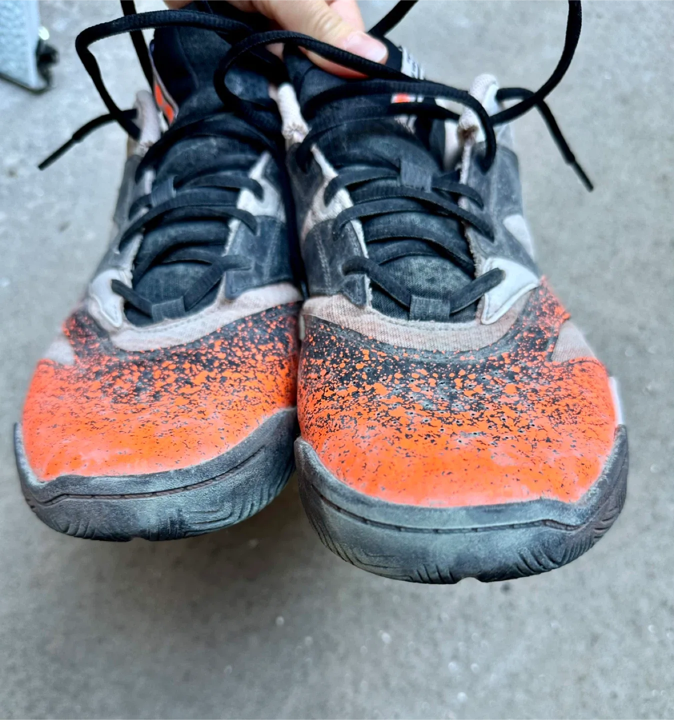 10.5 Men’s Nike Tennis Shoes / Clay soiled, Need cleaning image indicator(4)