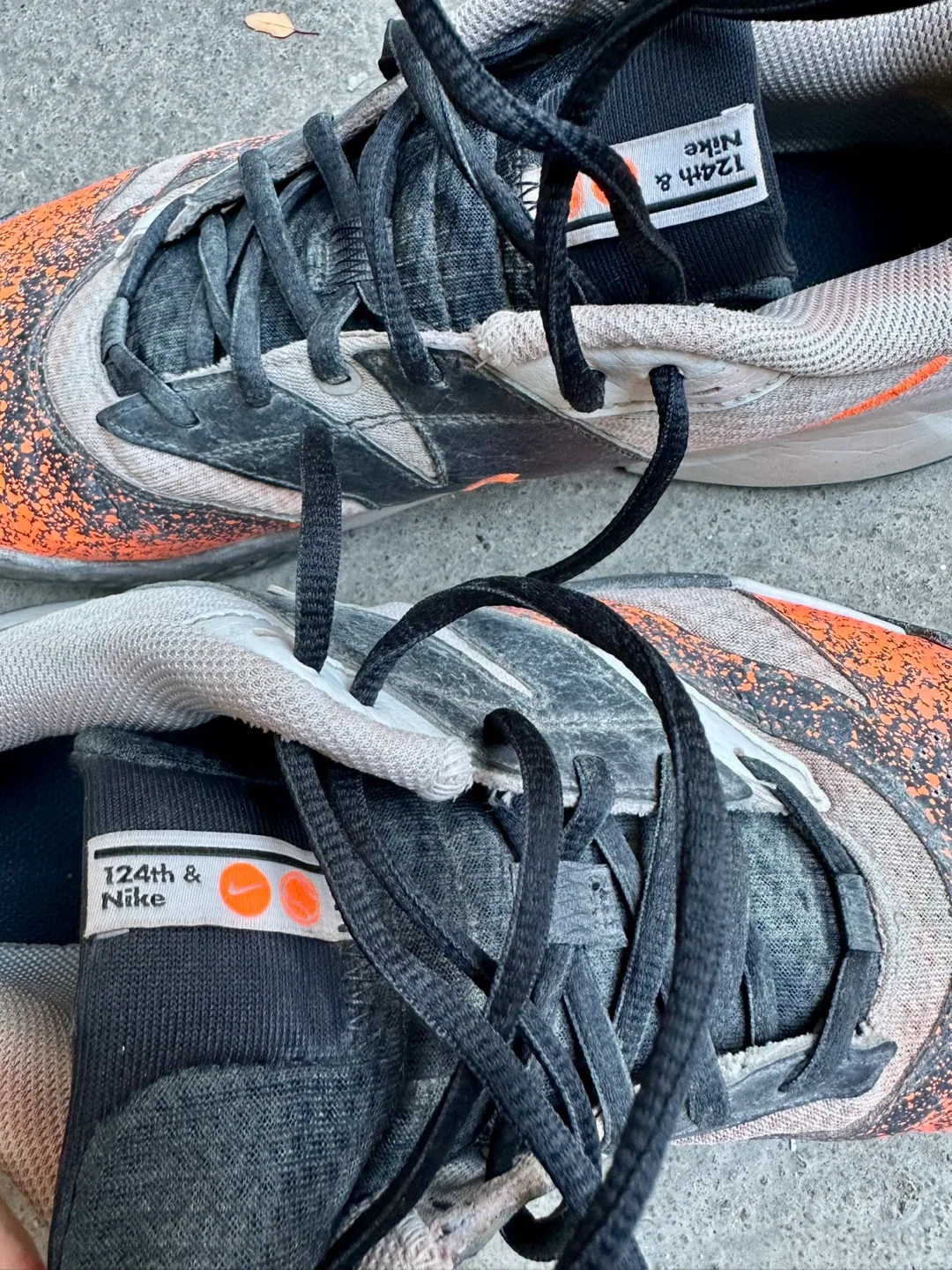 10.5 Men’s Nike Tennis Shoes / Clay soiled, Need cleaning image indicator(7)