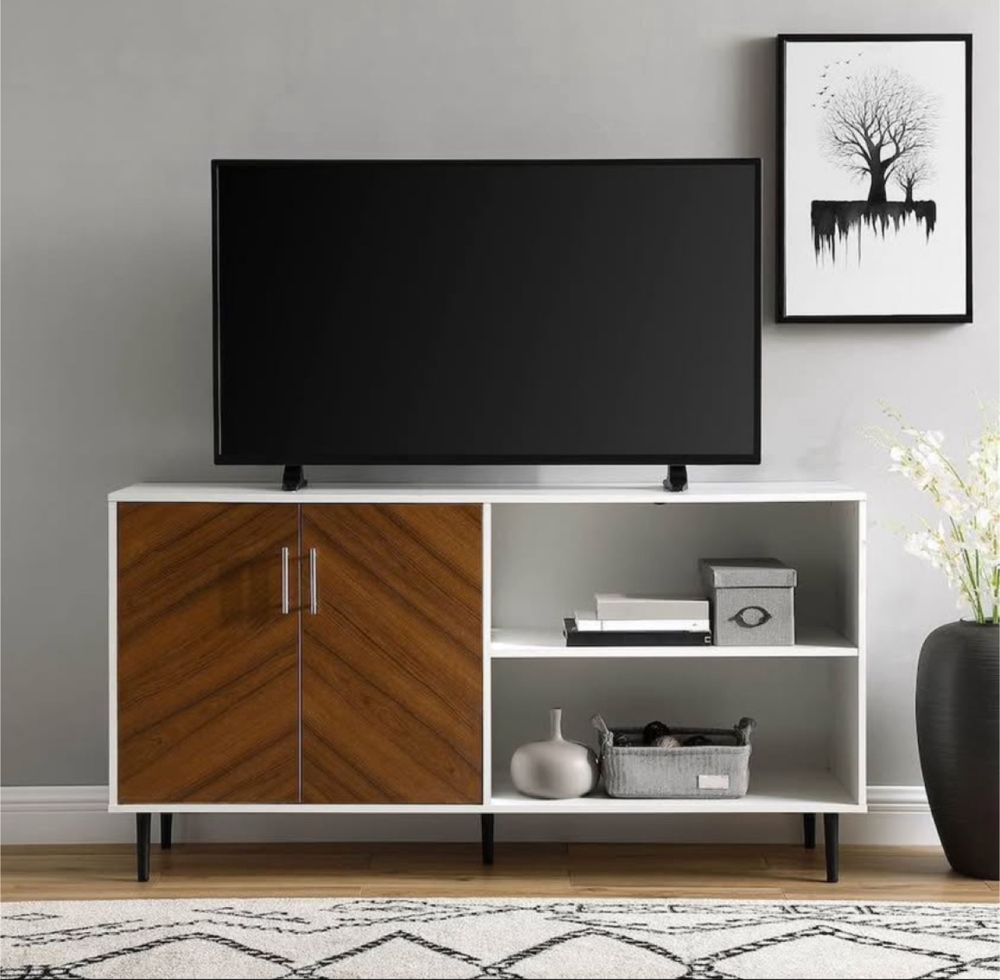New Storage Console, TV Stand, Sideboard Record Player/Albums