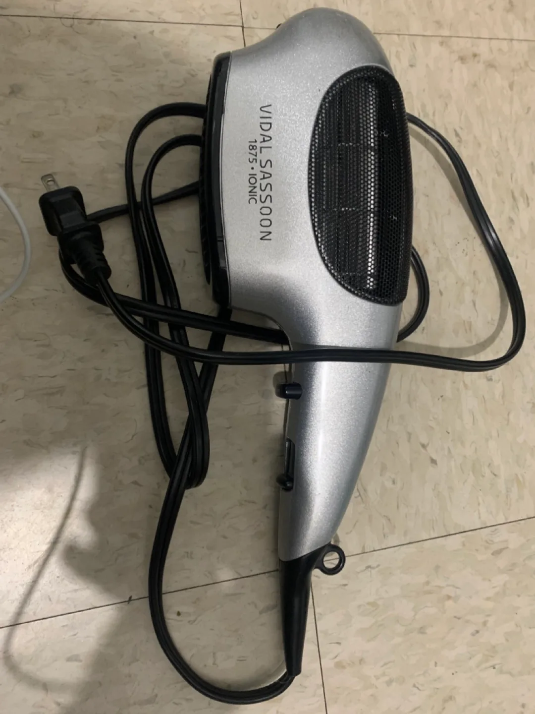 Vidal Sassoon 1875 Ionic Hair Dryer thumbnail