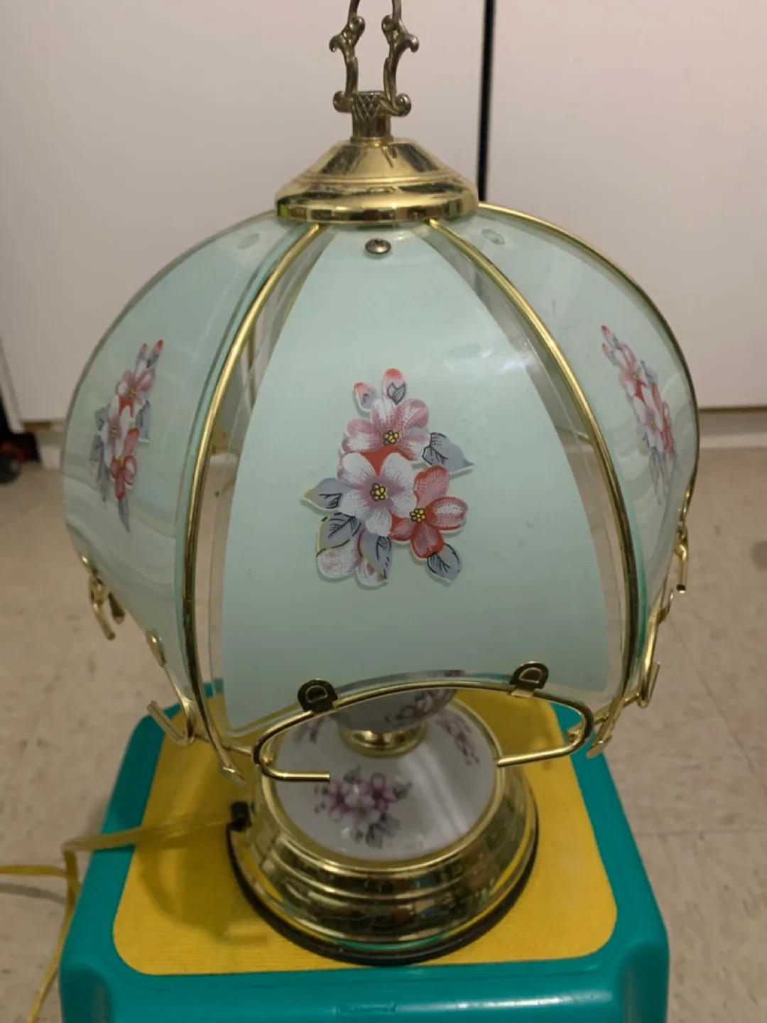 Vintage Floral Accent Lamp thumbnail