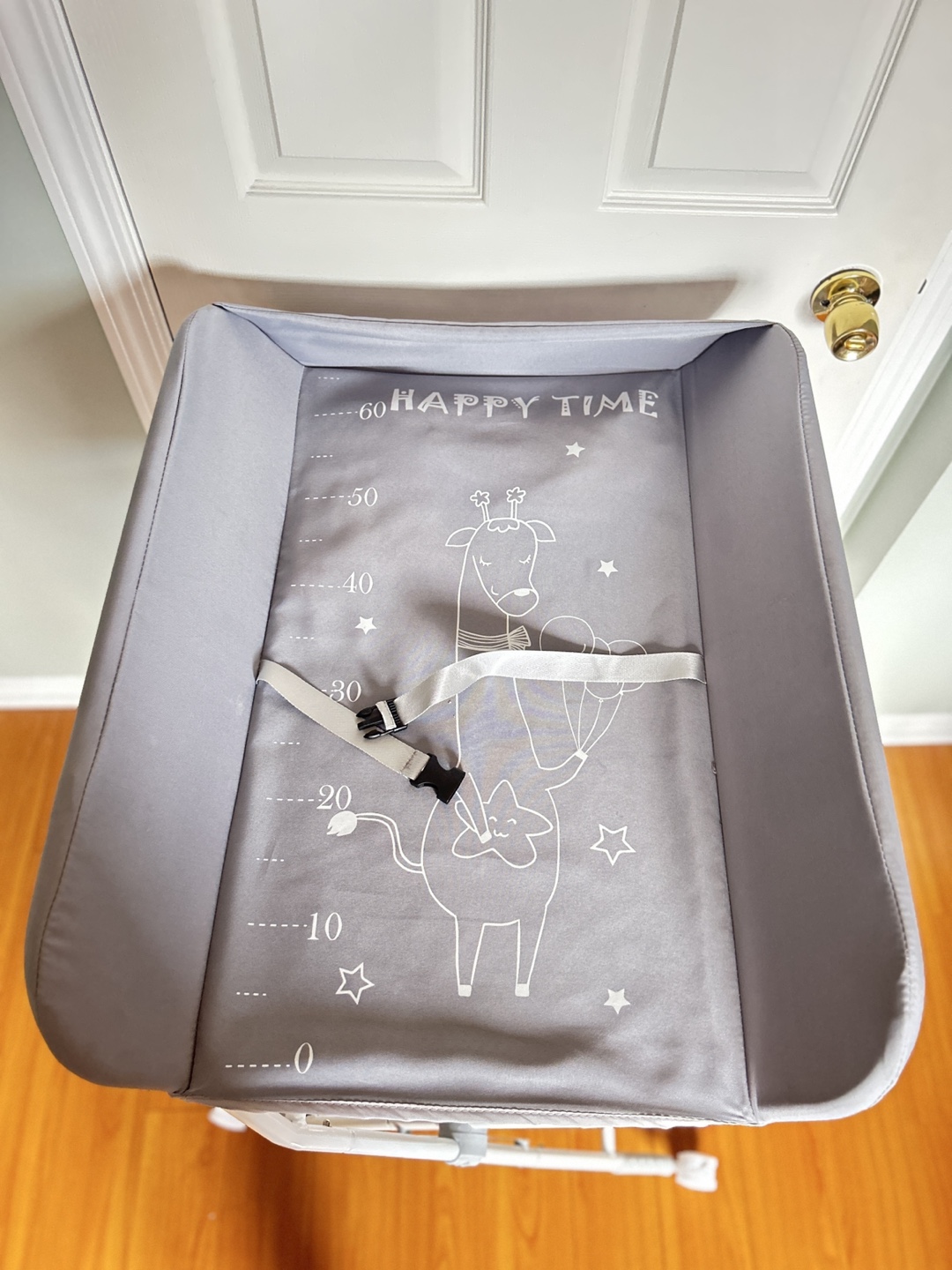 Foldable Changing Table - photo 2