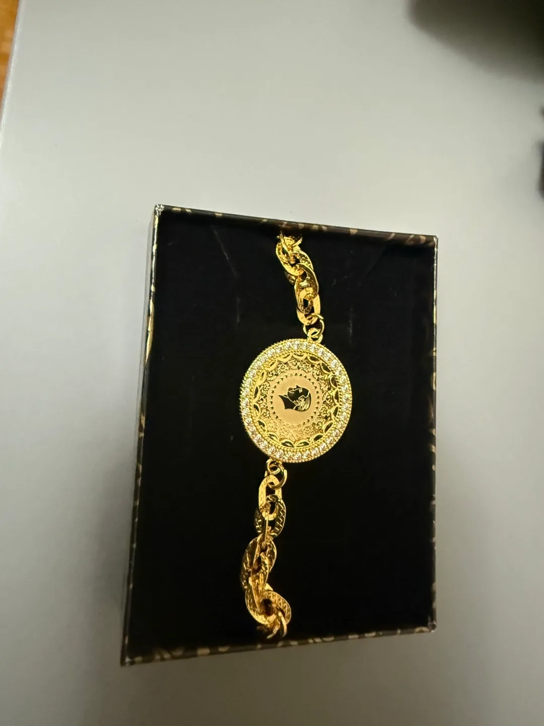 Gold Coin Bracelet - New in Box ( not real gold ) image indicator(3)