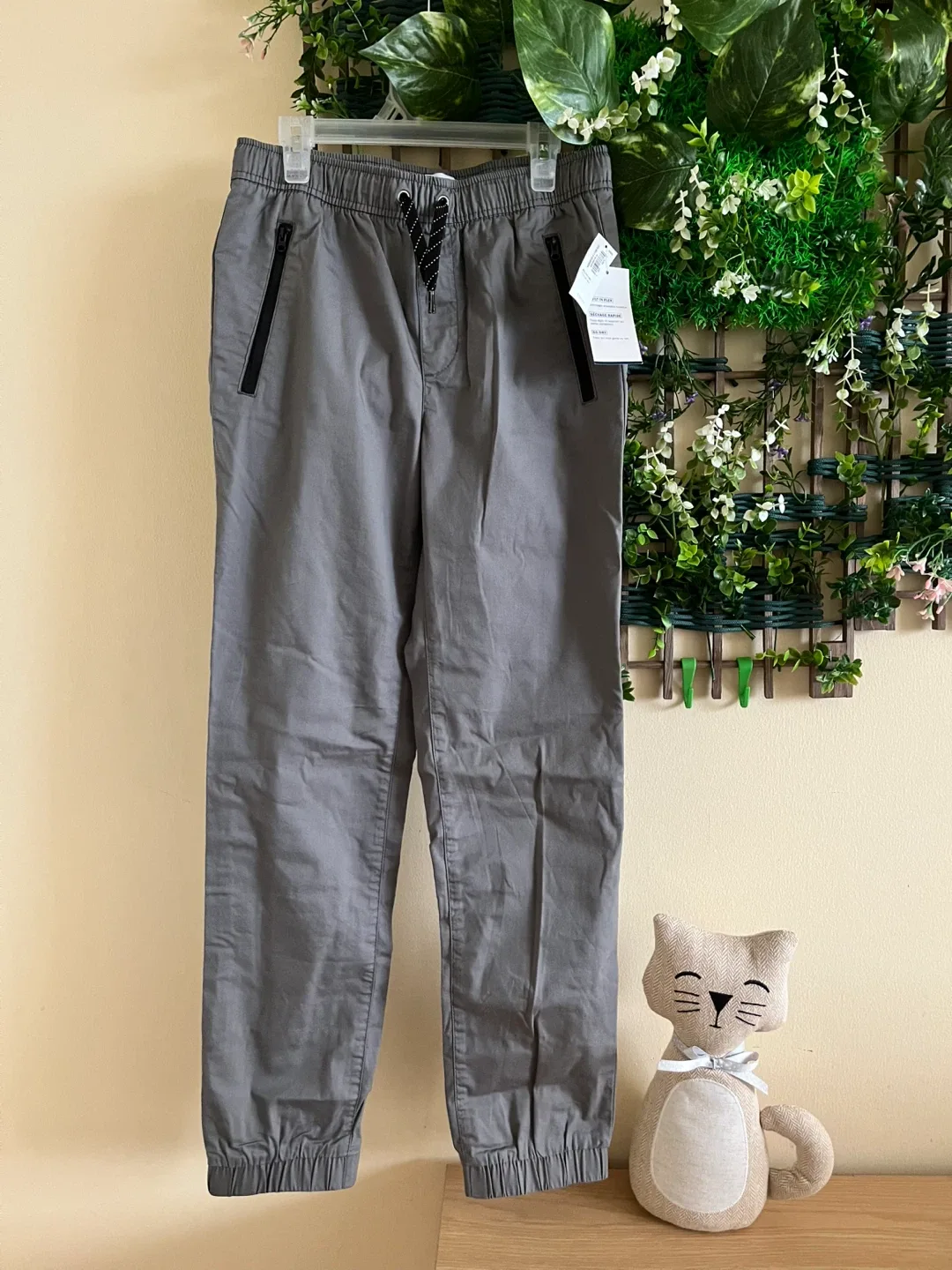***New*** Old Navy XL Gray Joggers thumbnail