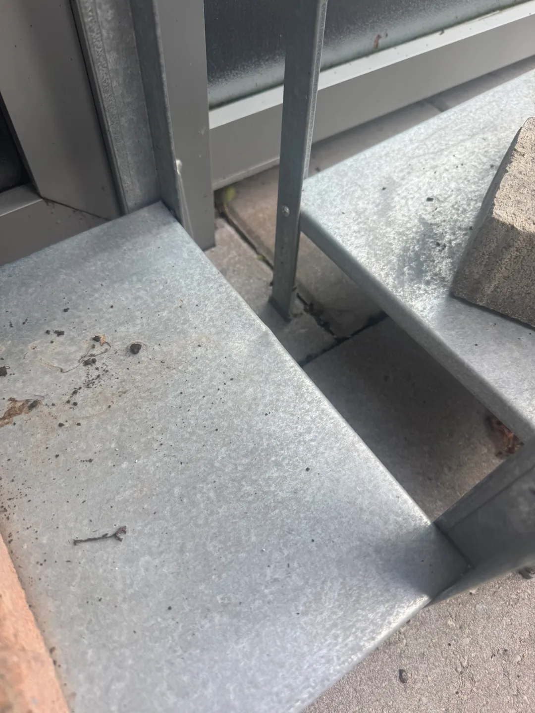 IKEA Hyllis Outdoor Shelves image indicator(3)