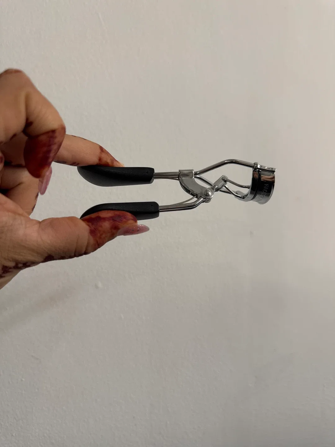 Faces Canada Eyelash Curler image indicator(5)