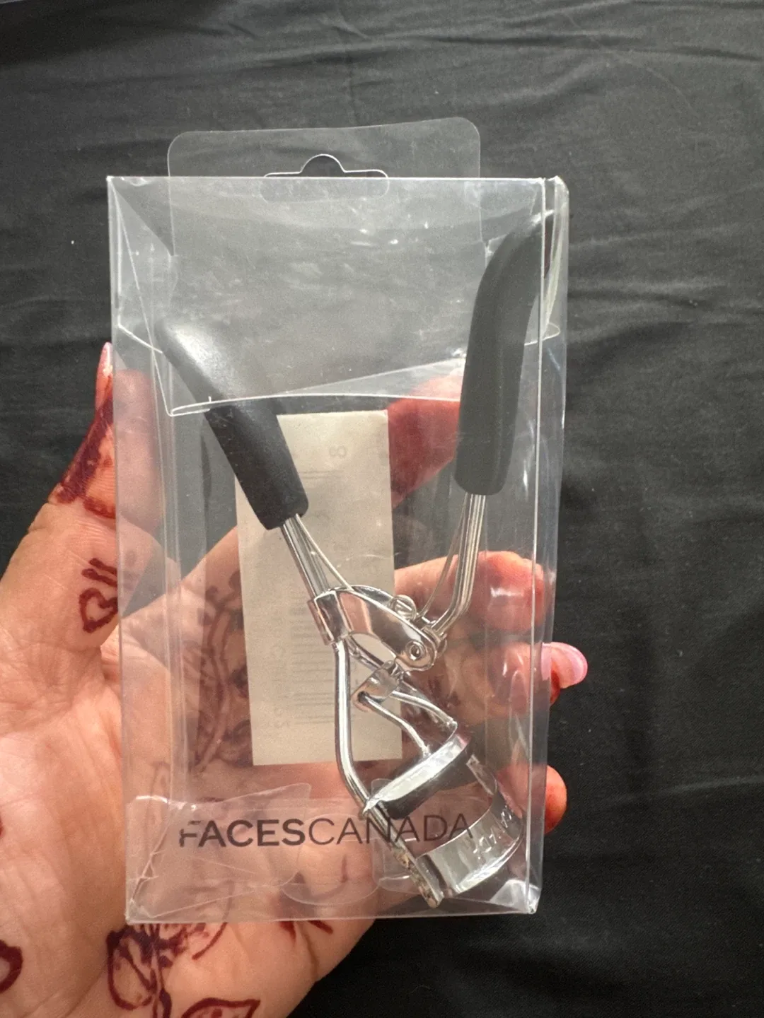 Faces Canada Eyelash Curler image indicator(2)