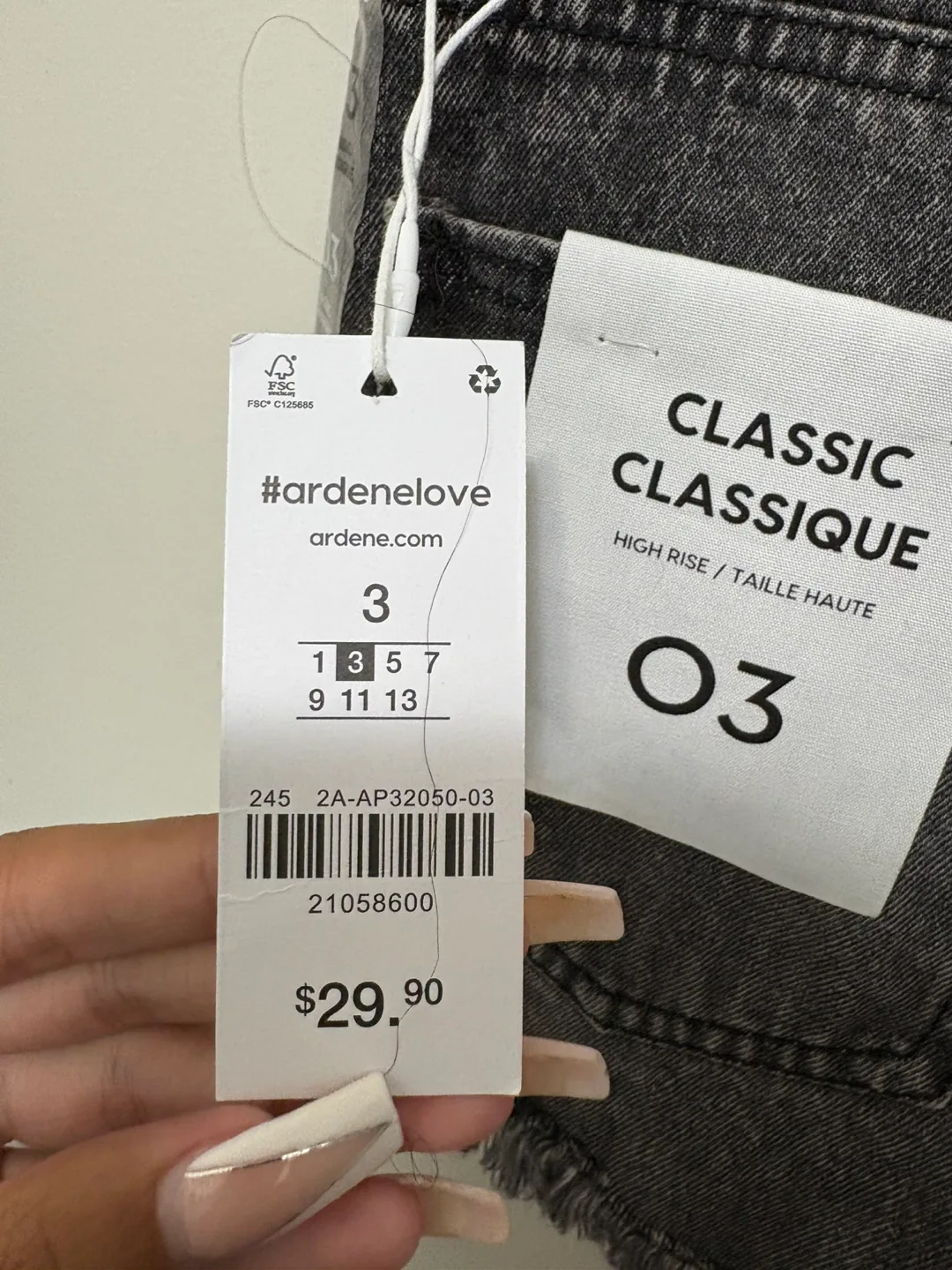 🆕 Ardene Black Denim Shorts - Size 3 image indicator(3)