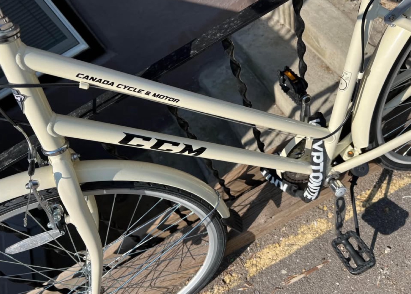 Light yellow CCM Munich City Bike, 700C, 7-Speed - photo 2