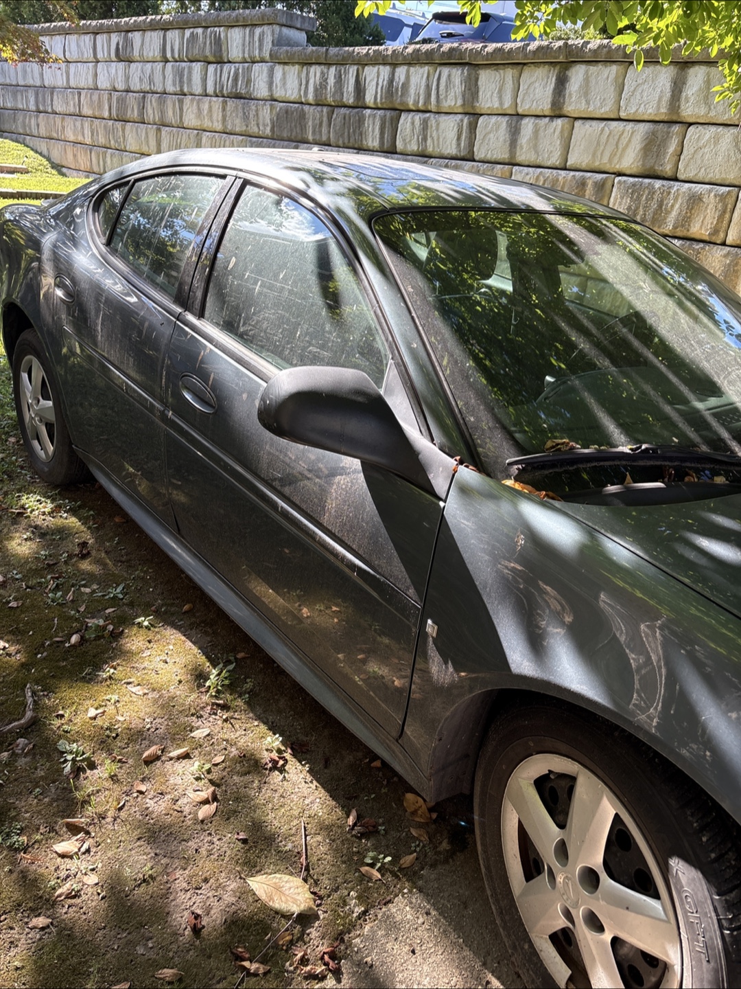 2008 Pontiac Grand Prix () - photo 2
