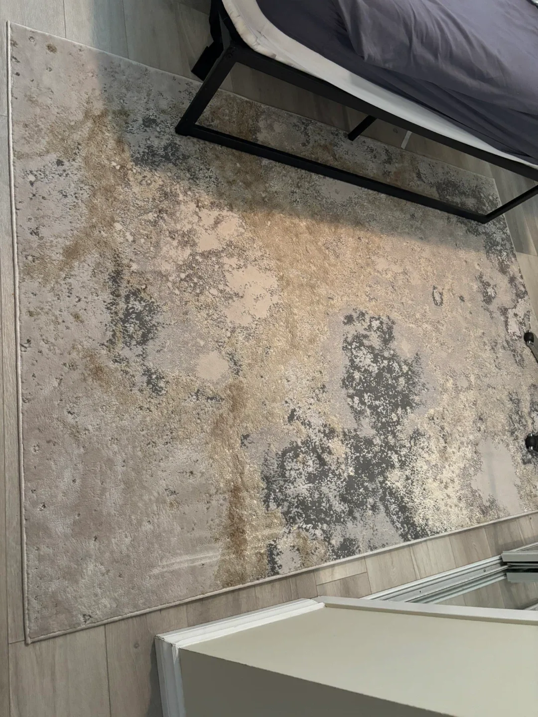 Area Rug – 160cm x 220cm – Excellent Condition image indicator(4)