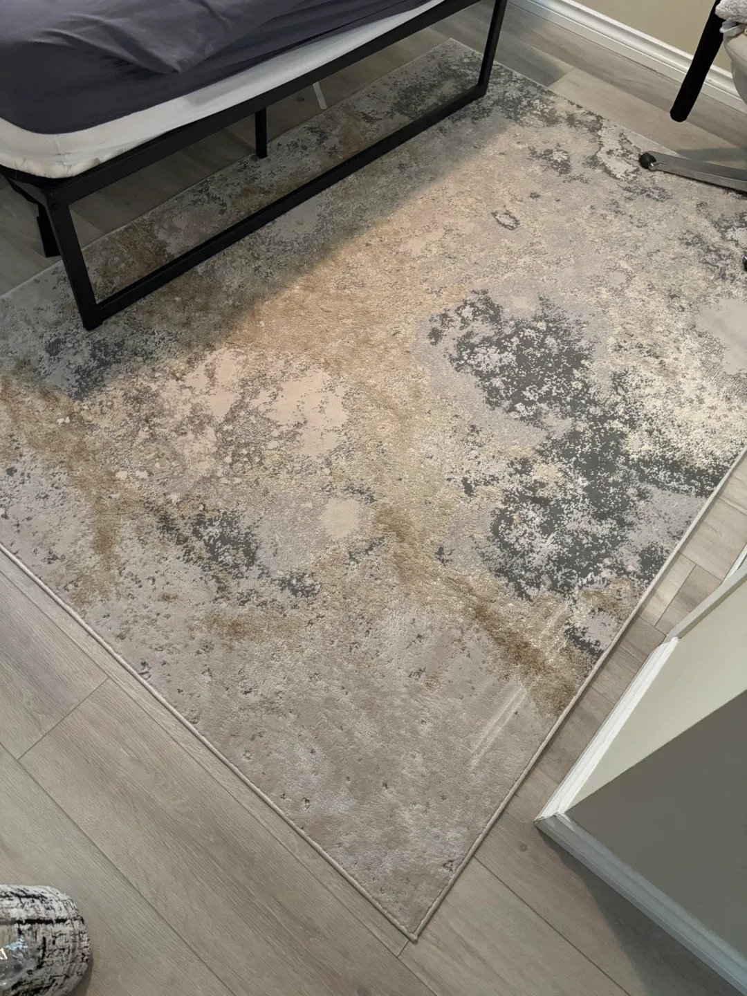 Area Rug – 160cm x 220cm – Excellent Condition