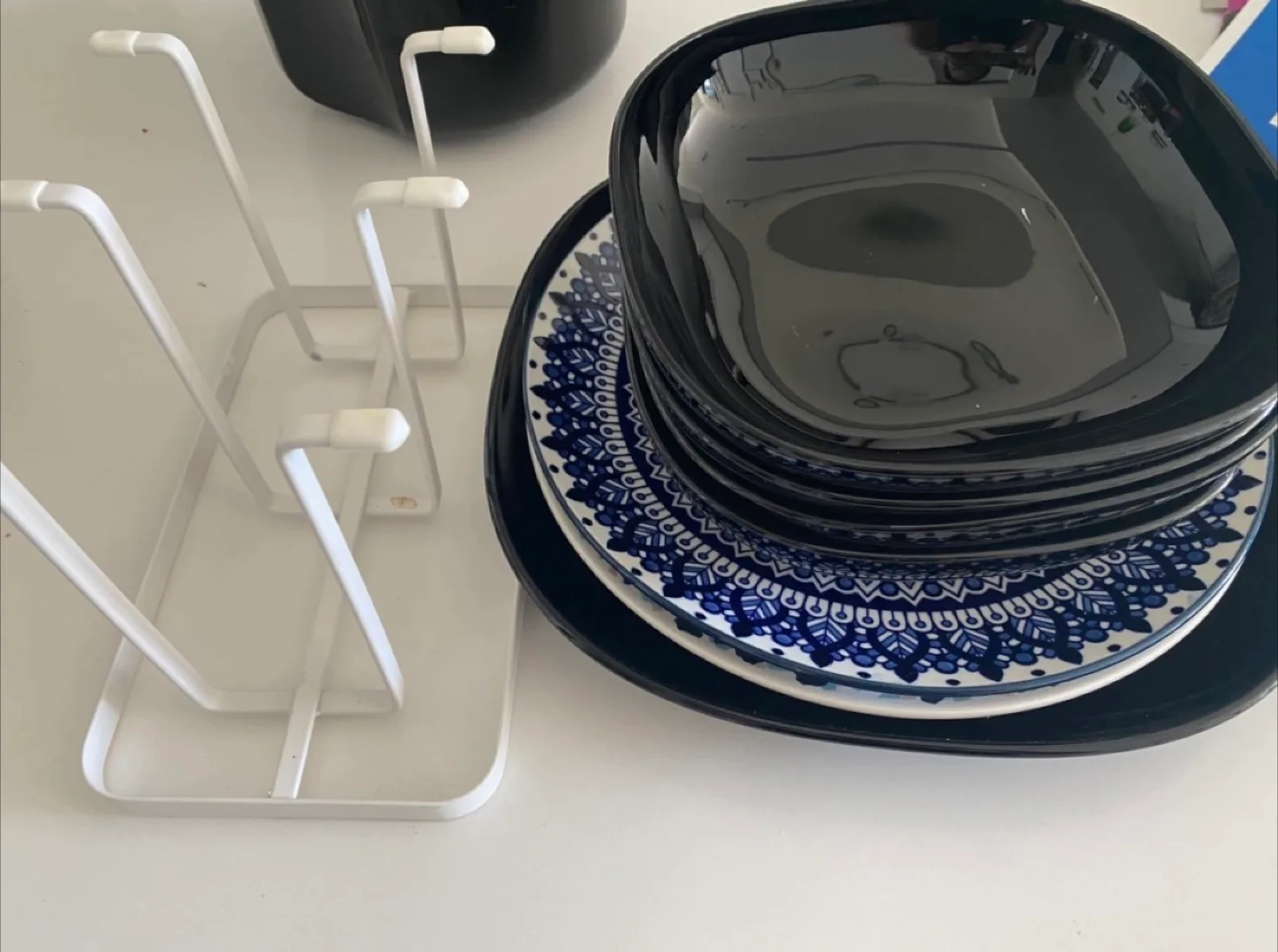 Dinnerware Set - Plates and Bowls image indicator(2)