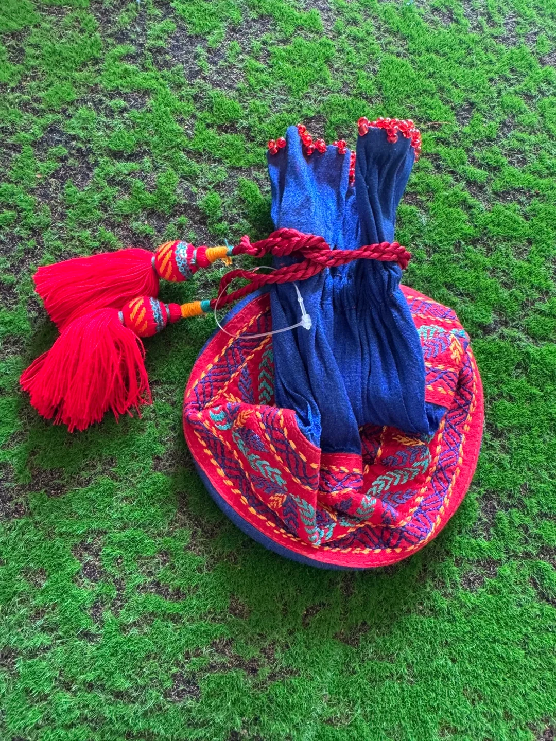 Handmade Embroidered Drawstring Pouch(batuya) thumbnail