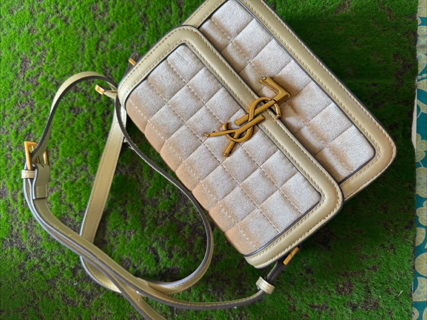 Saint Laurent (YSL) Quilted Shoulder Bag thumbnail
