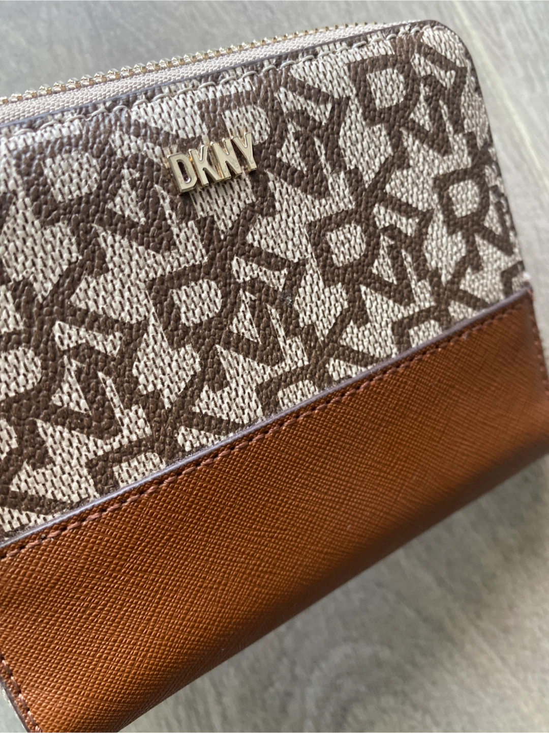 DKNY zip around folded wallet - photo 5