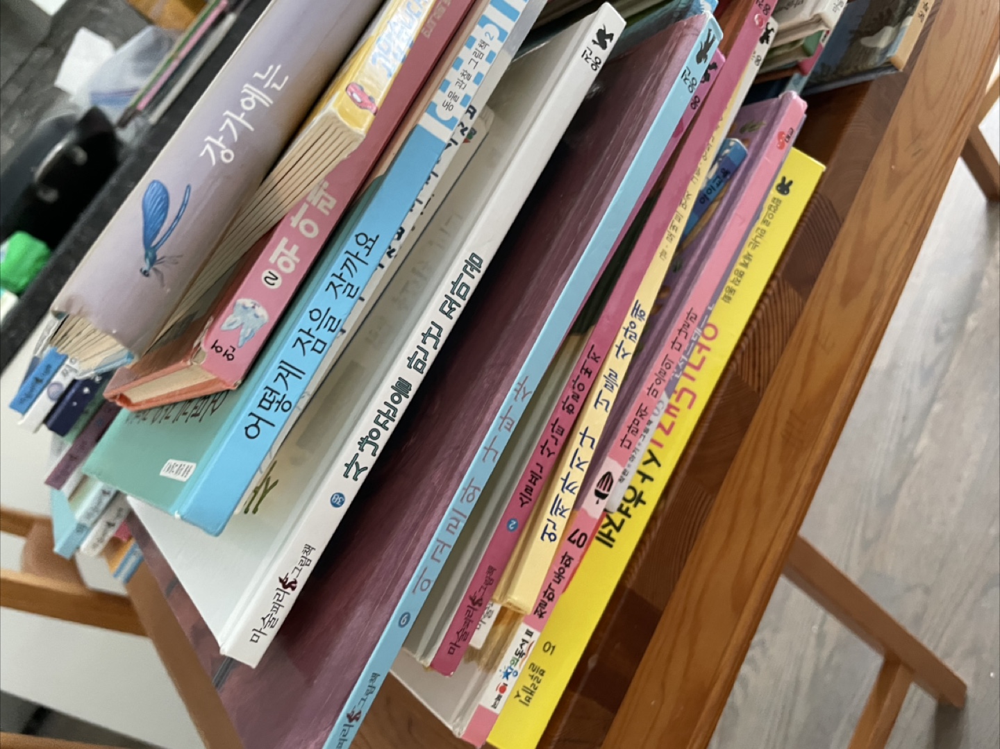 Mixed Lot of Children's Books - photo 4