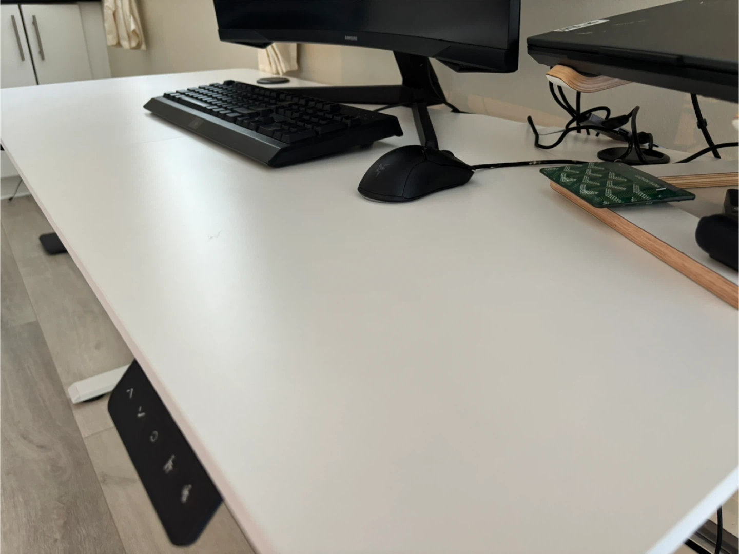 Sit-Stand Adjustable Desk – Like New - photo 4