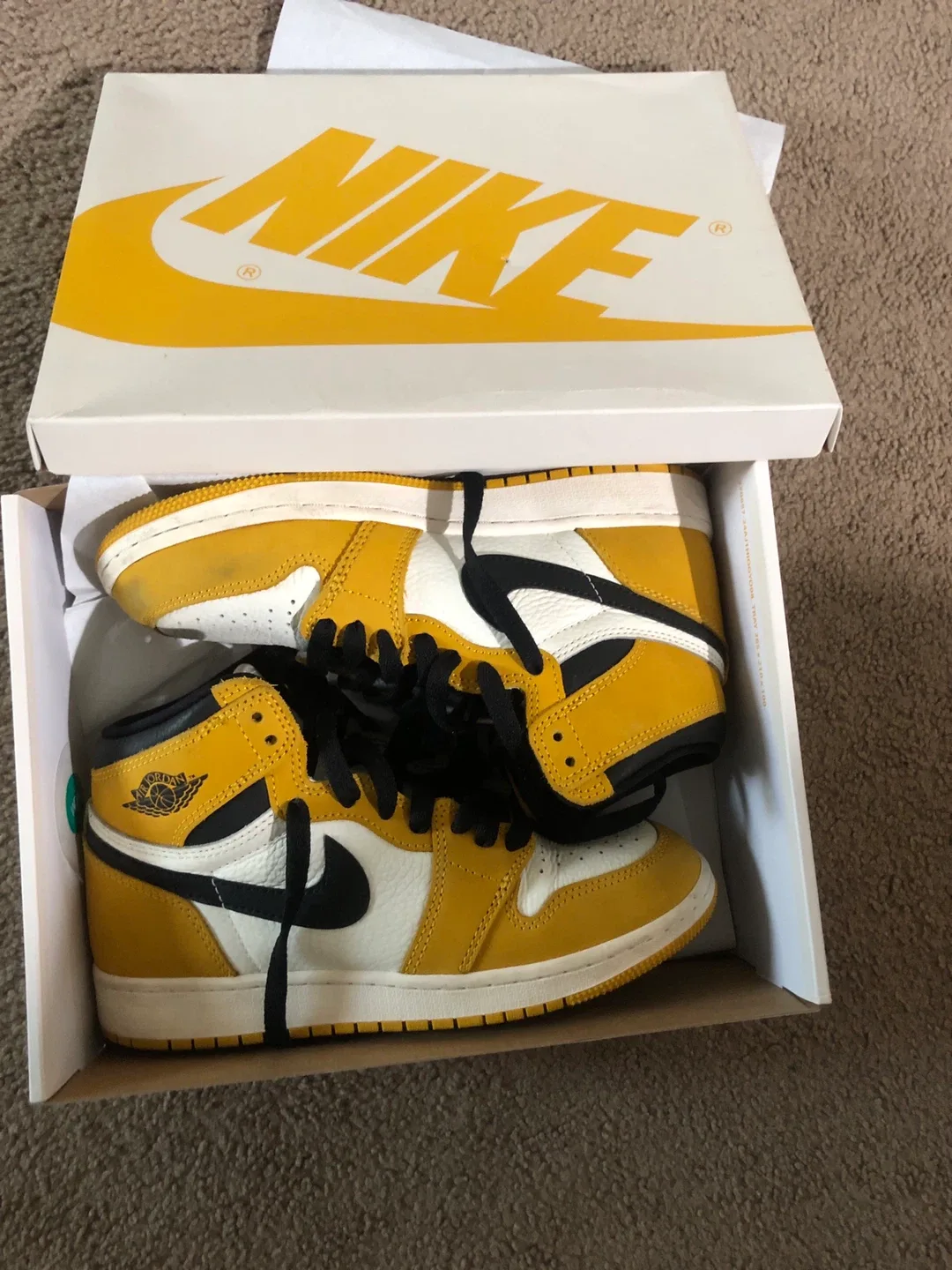 Nike Air Jordan 1 High OG Taxi Yellow